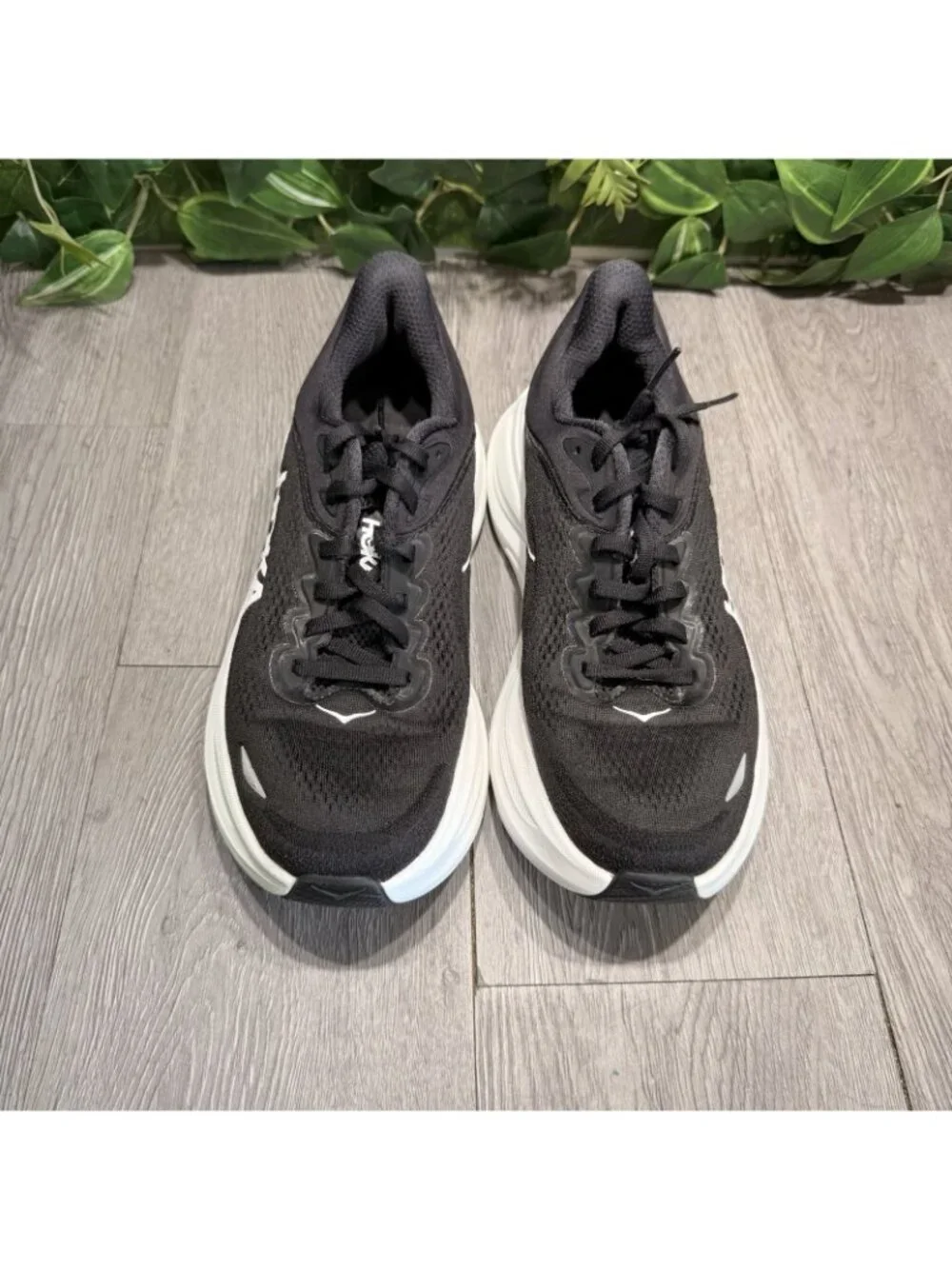 Hoka One One Bondi 9 Women's 7 B Running Shoes Black White High Cushioned